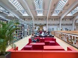 View into the university library of University of Applied Sciences Düsseldorf