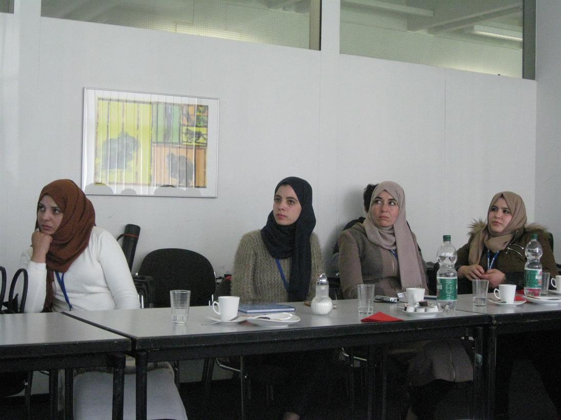 Studentinnen der Lari Ben M'Hidi-Universität in Oum El Bouaghi, Algerien, im Seminar