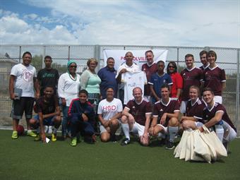 Freundschaftsspiel zwischen dem Fußballklub PCT Colville aus Mitchell Plains, Kapstadt, und der FliX-Auswahl der HSD 